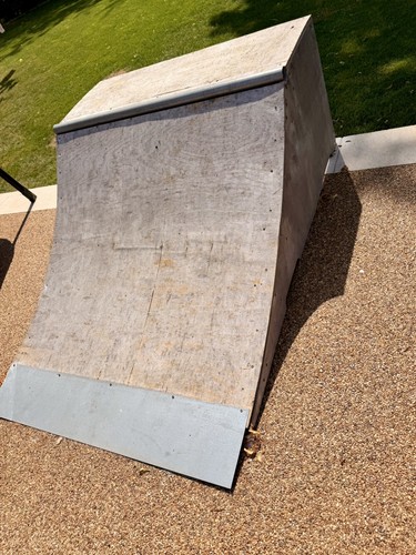Skate ramps quarter pipe - skate,